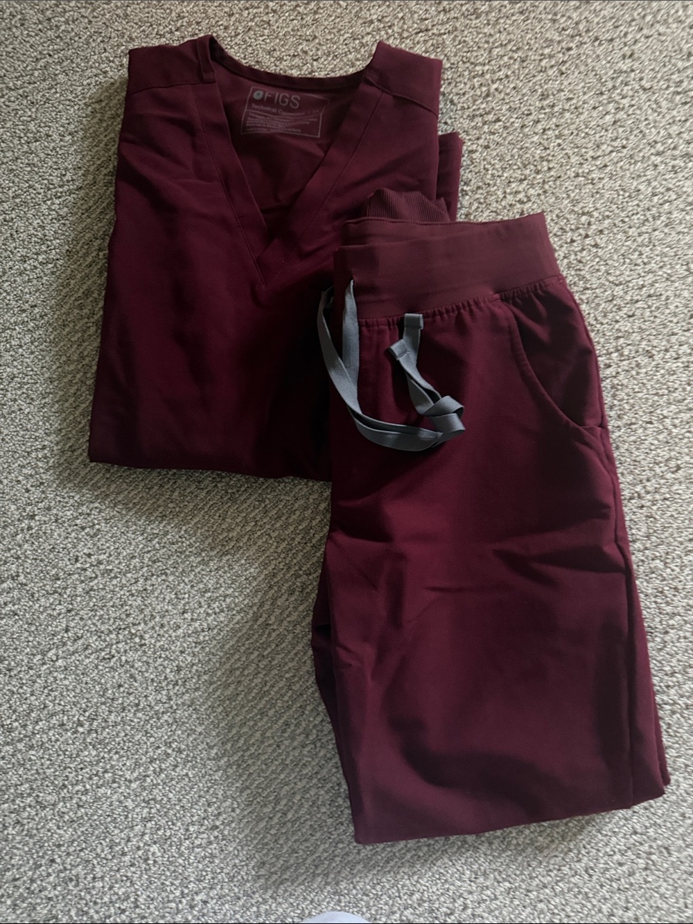 Figs Wine Burgundy Scrub Set